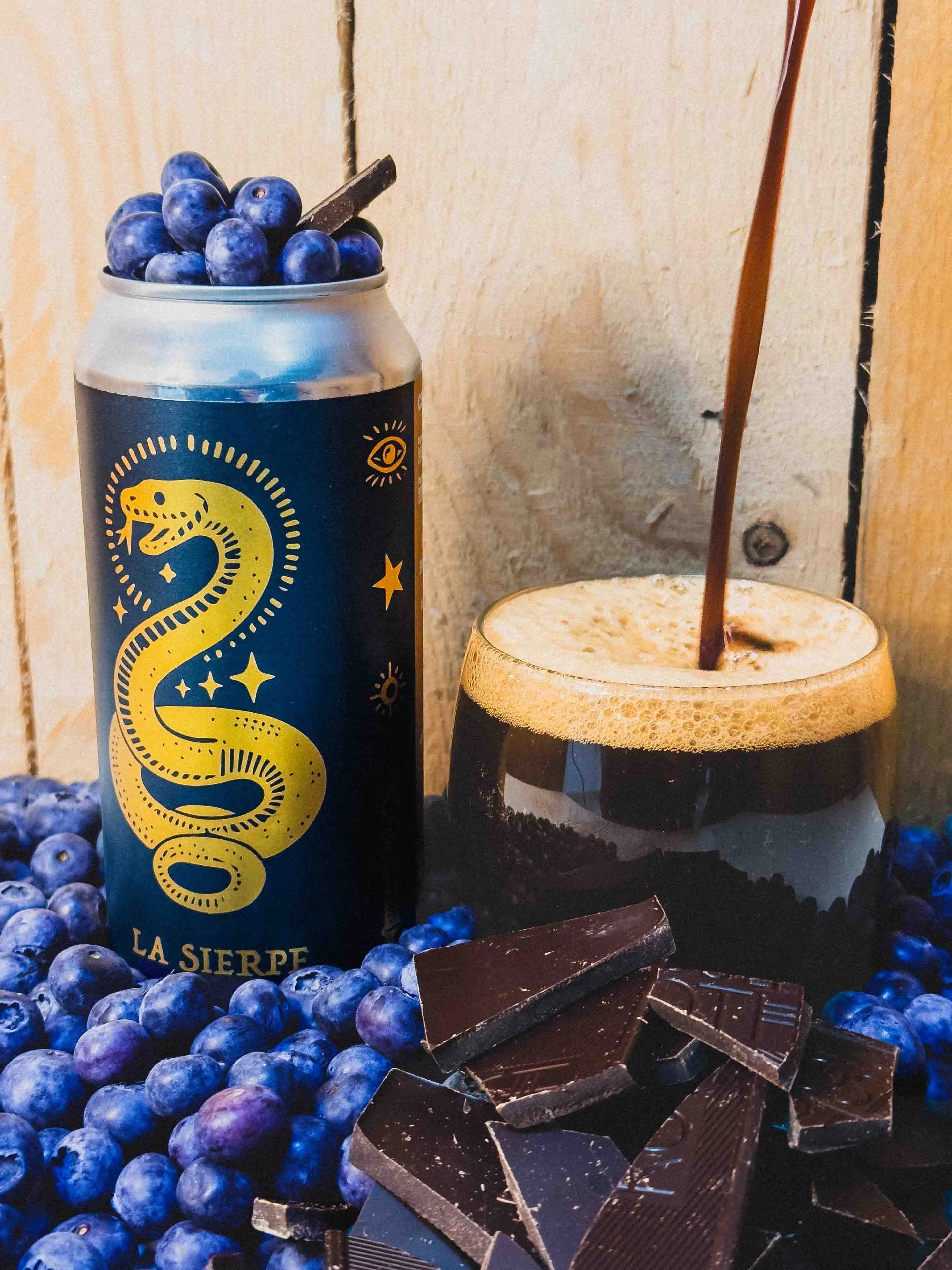 SanFrutos LA SIERPE - Imperial Stout con Arándanos y Cacao - Cerveza SanFrutos